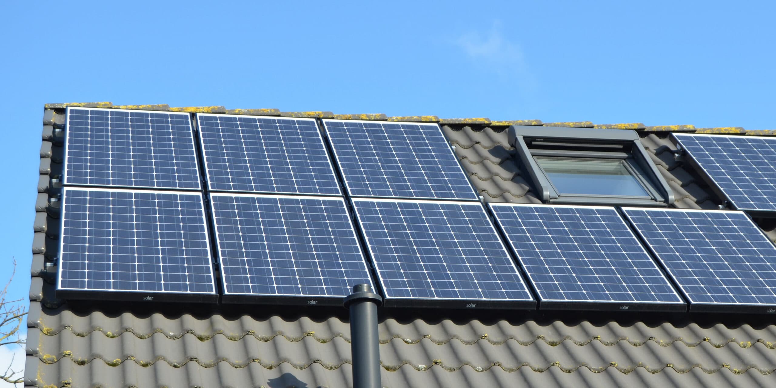 Beste zonnepanelen 2025 [Top 10] vergelijk merken + tips